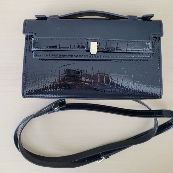 PWWAN small Elegant Black Crocodile-Embossed Handbag - Picture 1 of 4